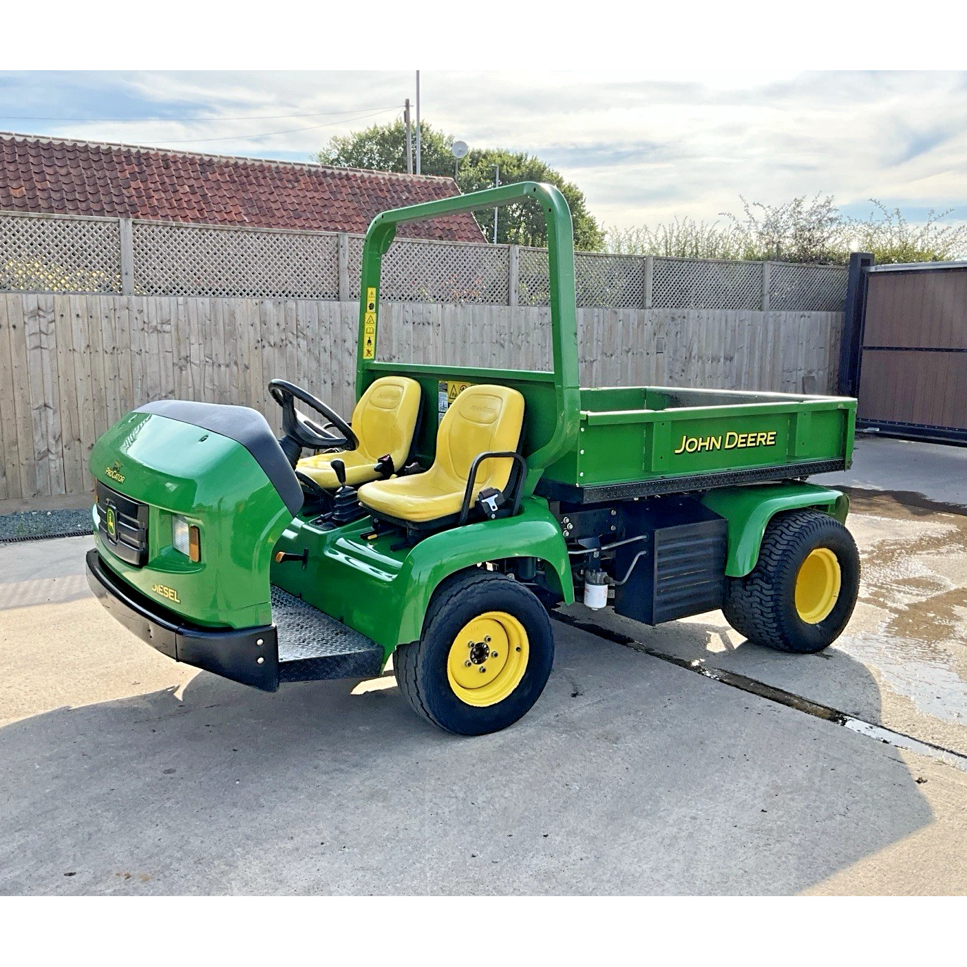 2018 JOHN DEERE PRO GATOR 2030A